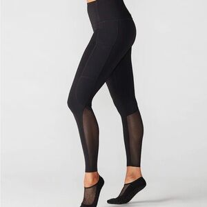 NWT Tavi Stash & Dash 7/8 tight black leggings Size XS